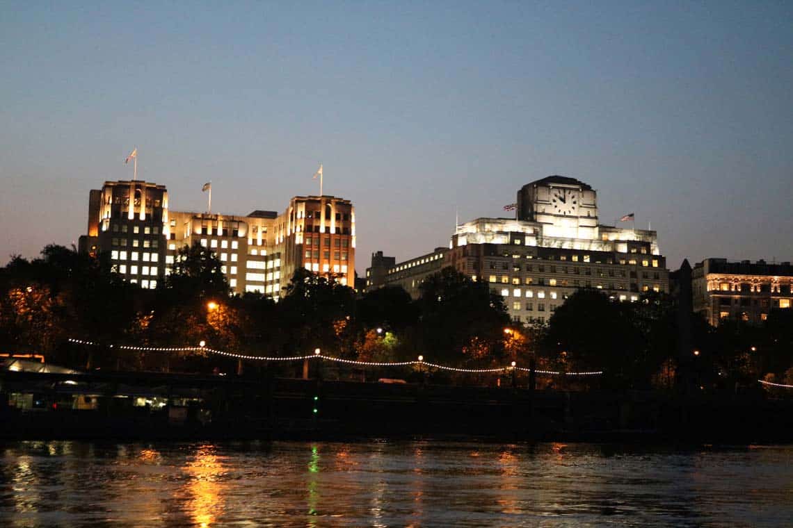 Battersea Park Firework Cruises & Charters | Viscount Cruises